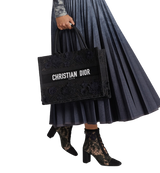 CHRISTIAN DIOR