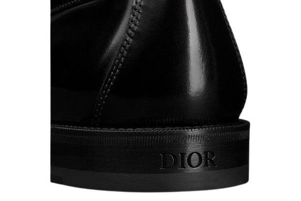CHRISTIAN DIOR