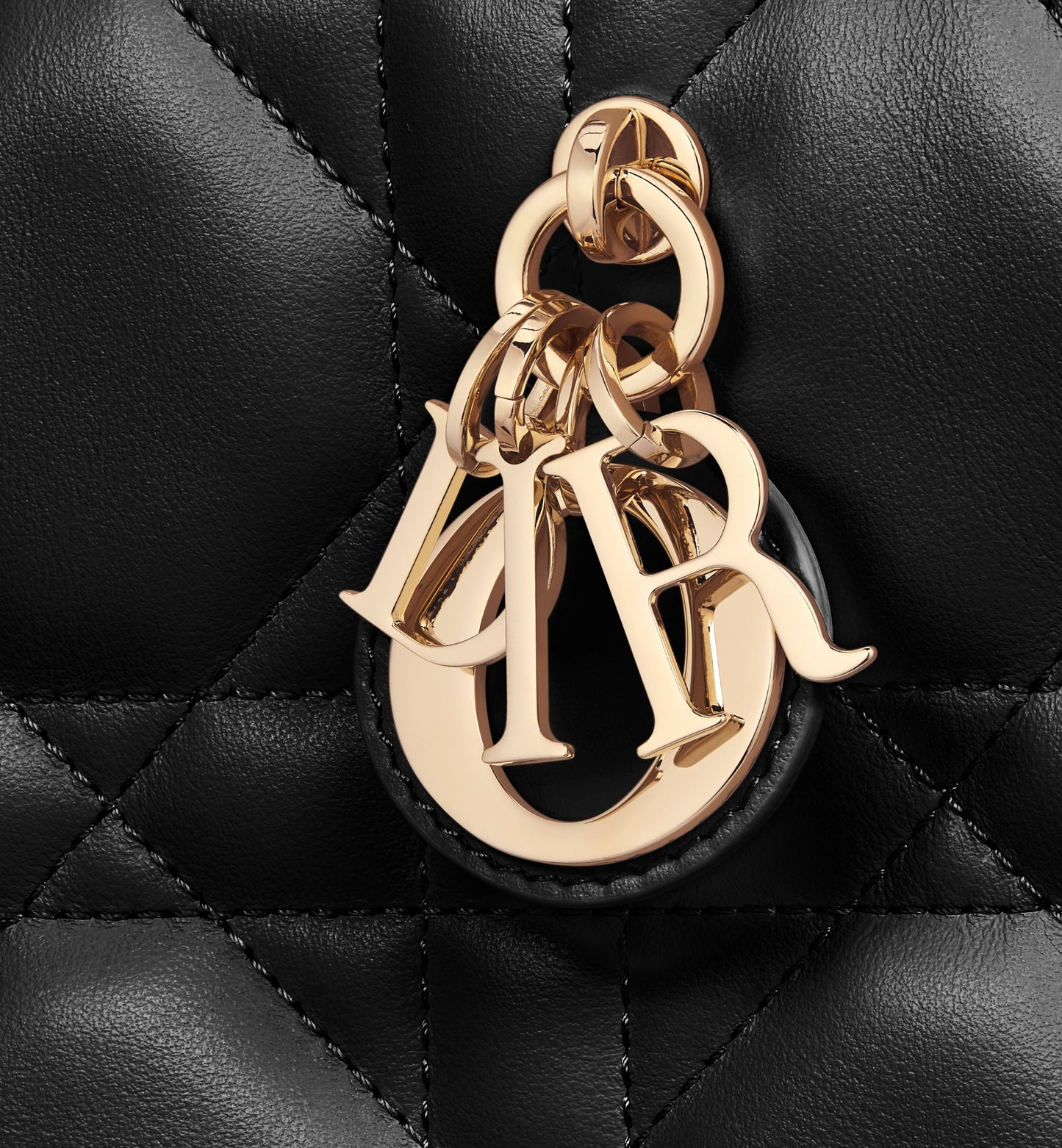 CHRISTIAN DIOR