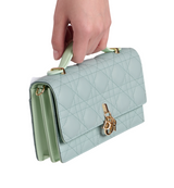 CHRISTIAN DIOR