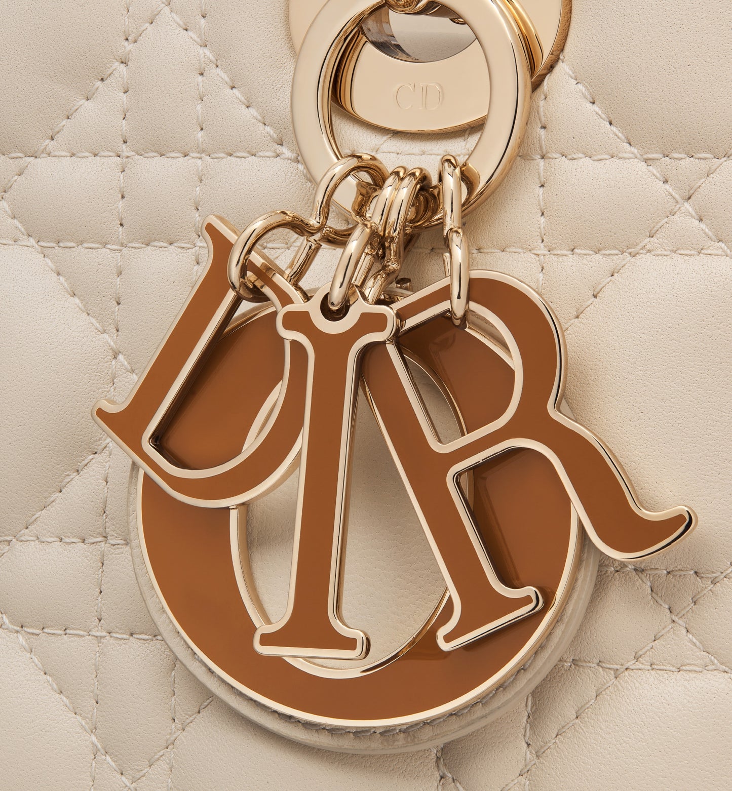 CHRISTIAN DIOR