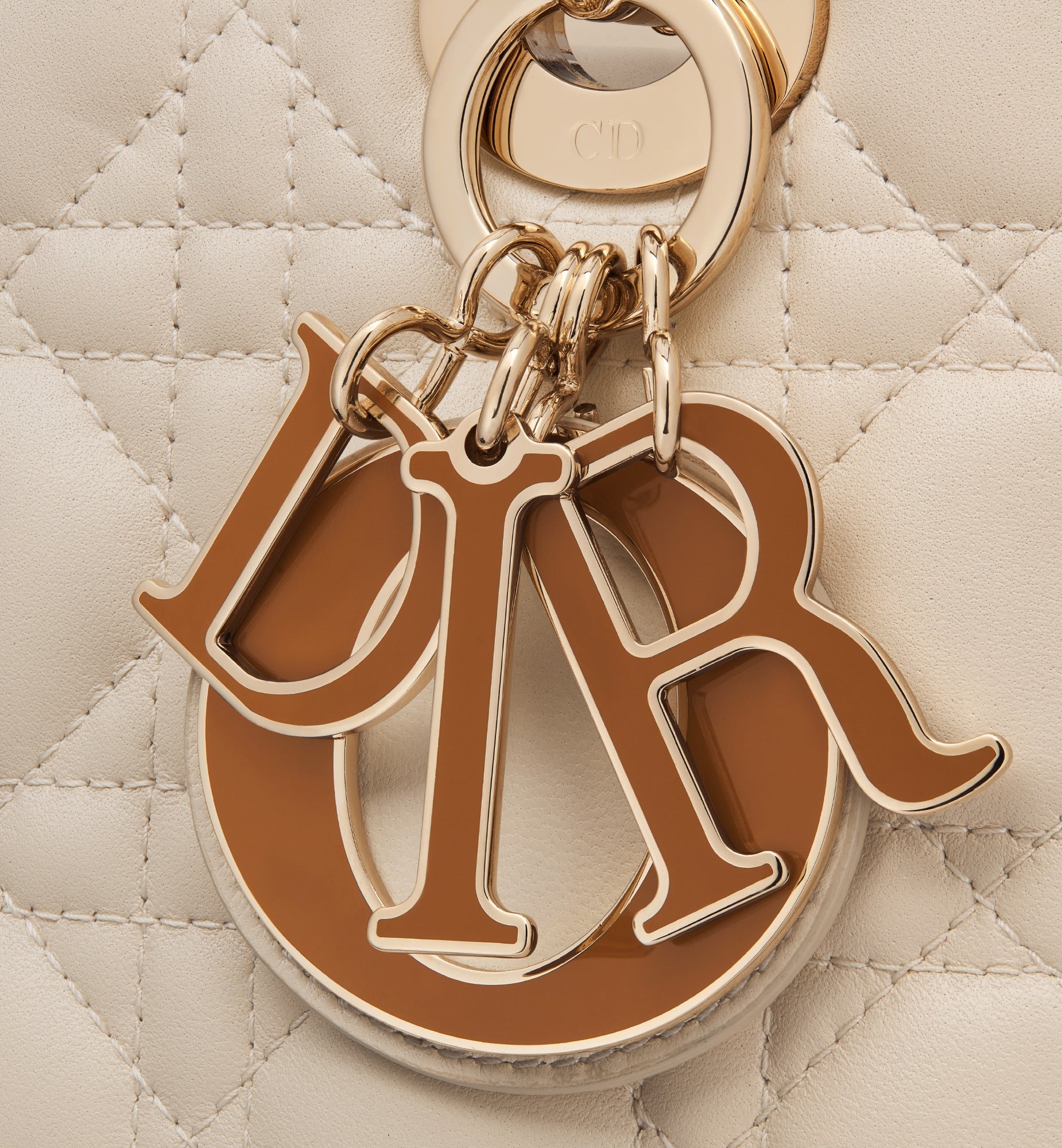 CHRISTIAN DIOR
