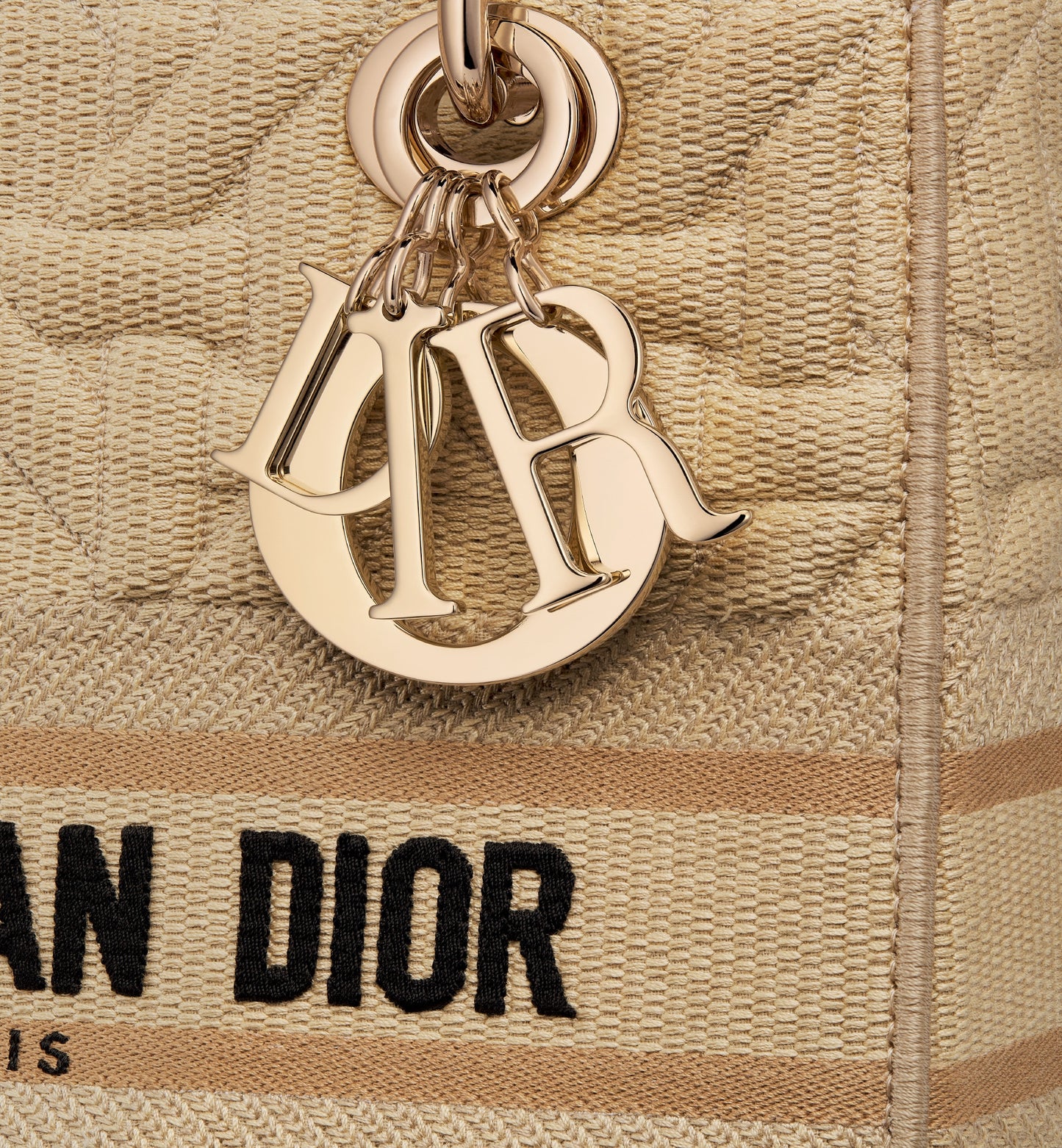CHRISTIAN DIOR
