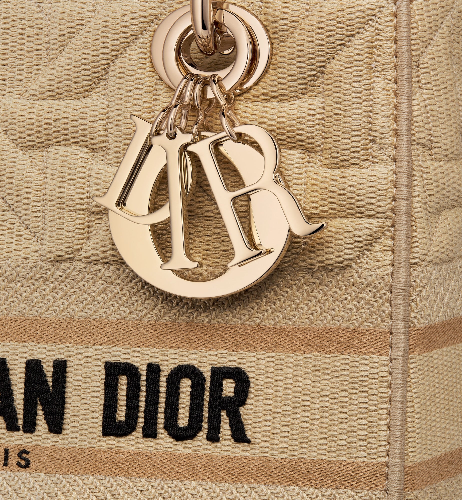 CHRISTIAN DIOR