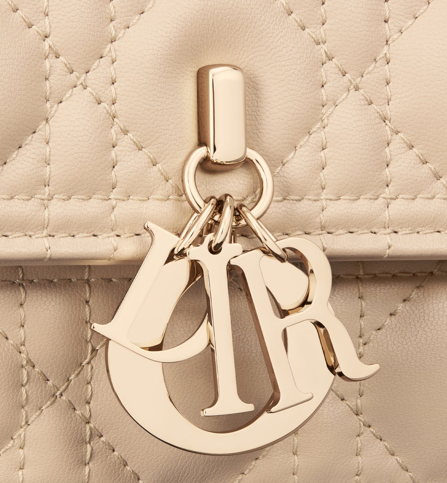 CHRISTIAN DIOR