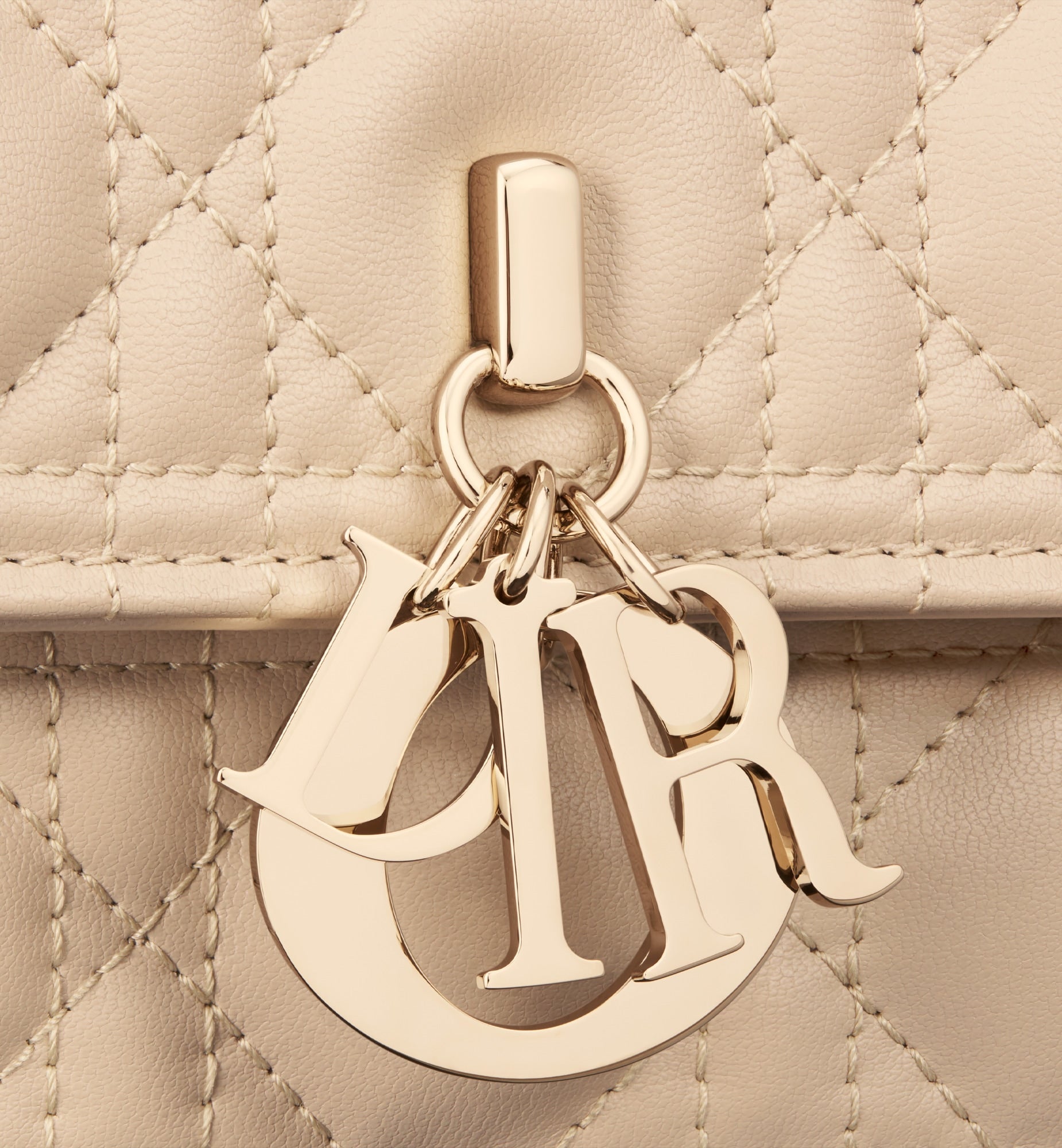CHRISTIAN DIOR