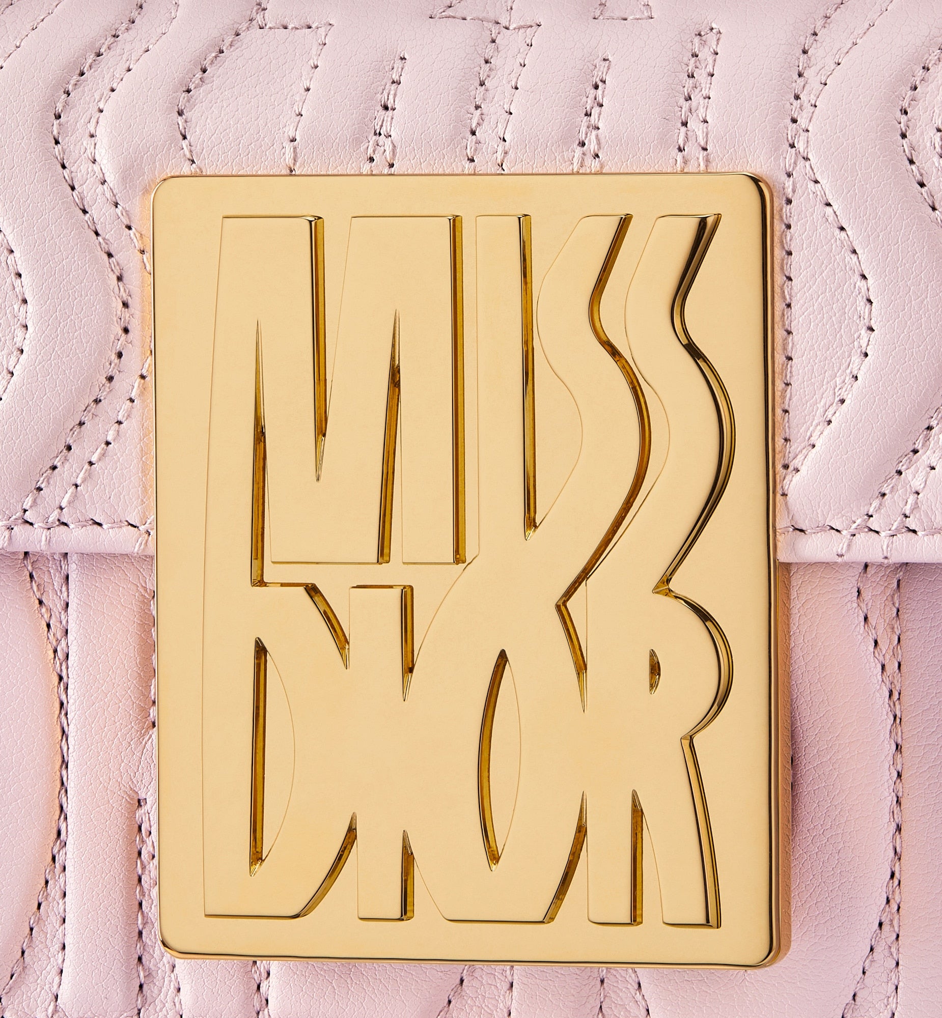 CHRISTIAN DIOR