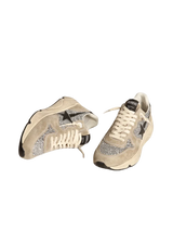 GOLDEN GOOSE