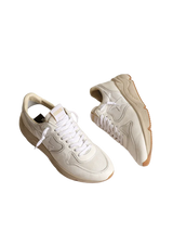 GOLDEN GOOSE