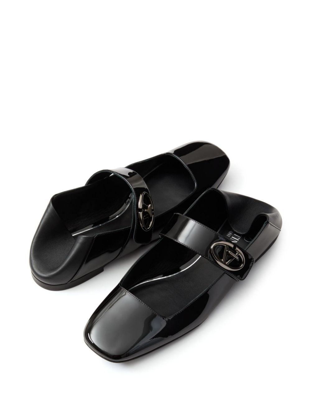 VALENTINO GARAVAN