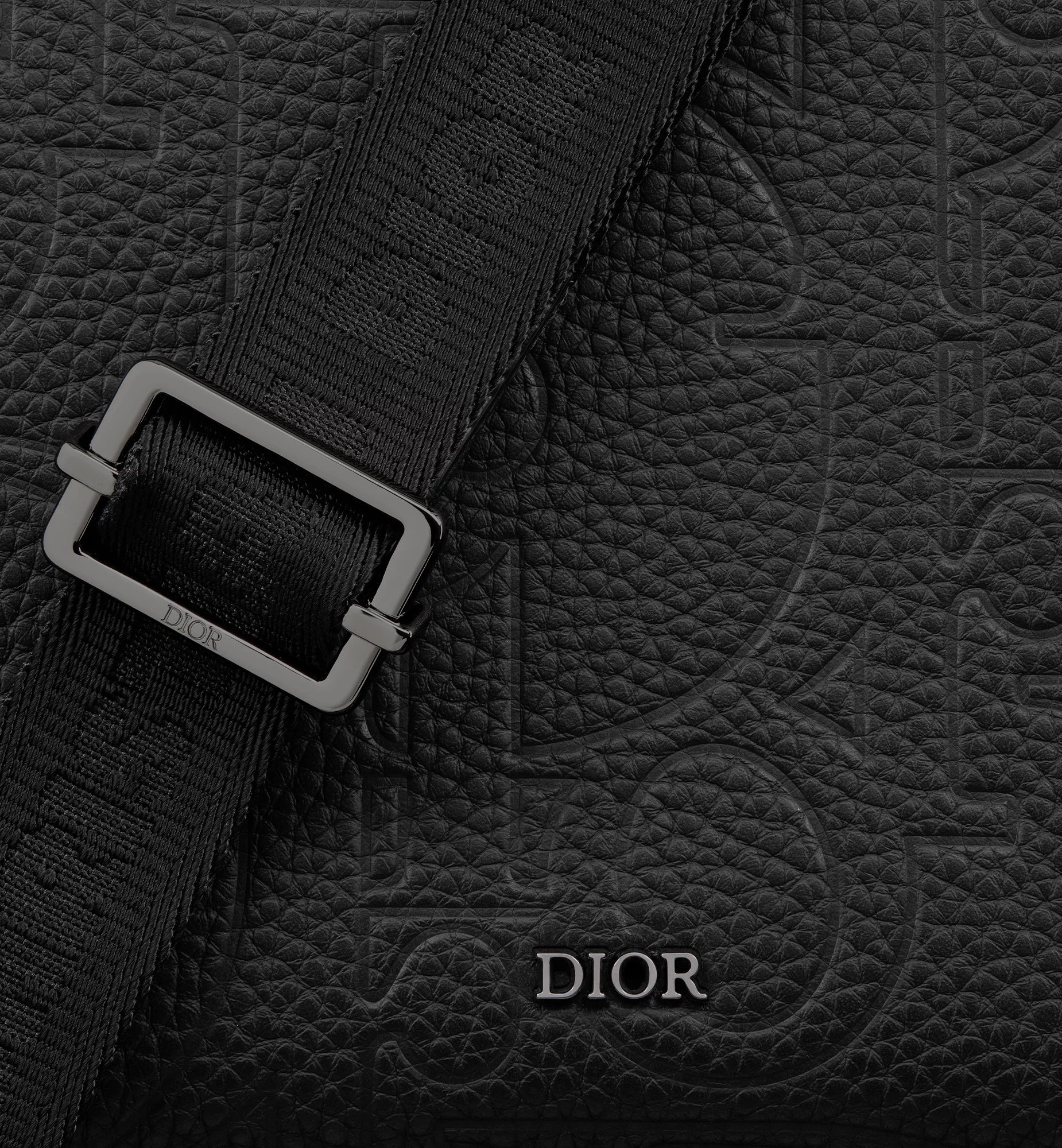 CHRISTIAN DIOR