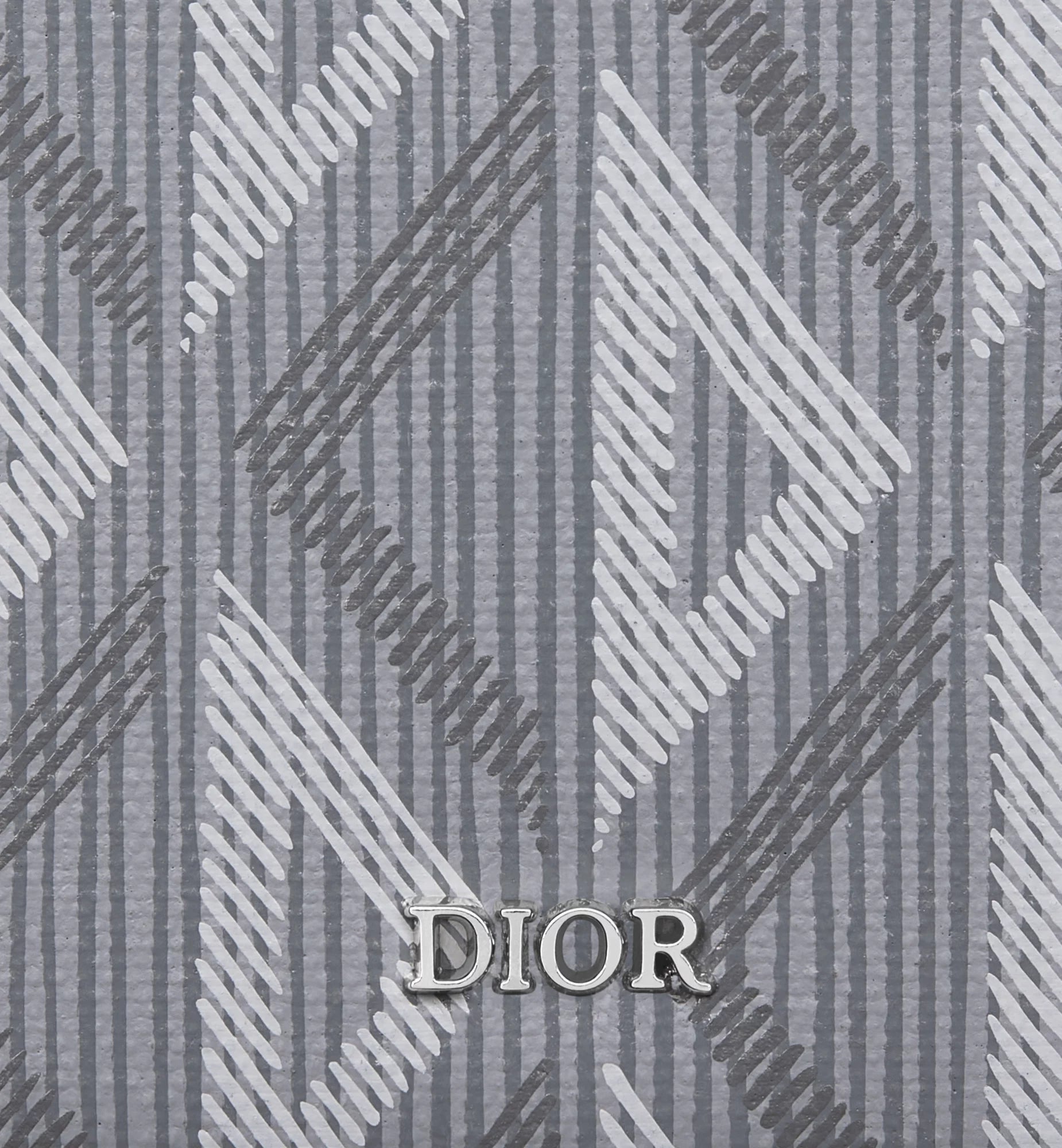 CHRISTIAN DIOR