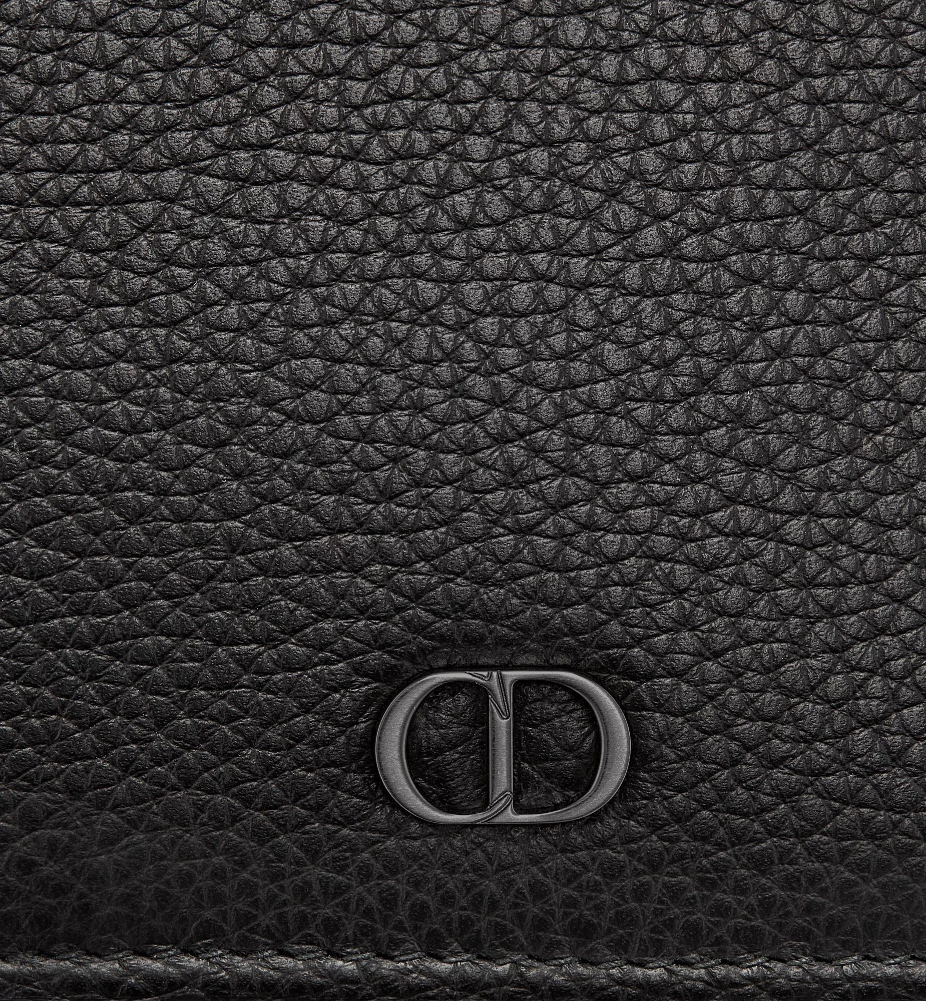 CHRISTIAN DIOR