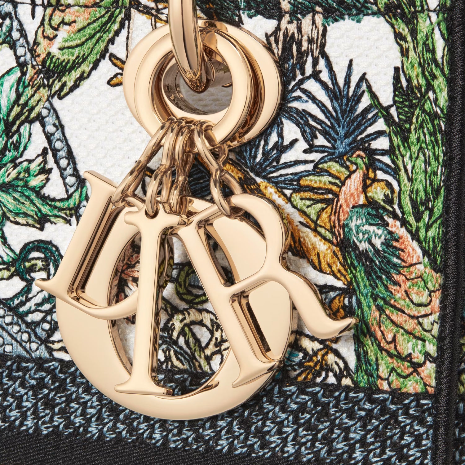 DIOR