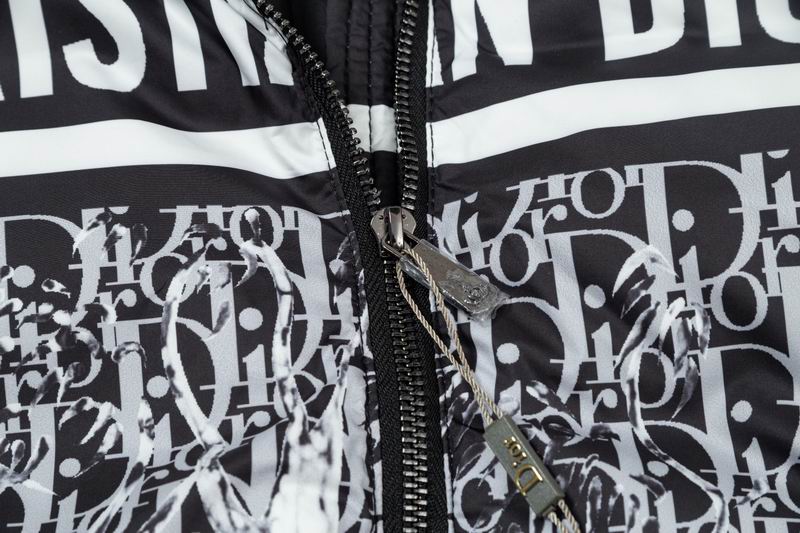 CHRISTIAN DIOR