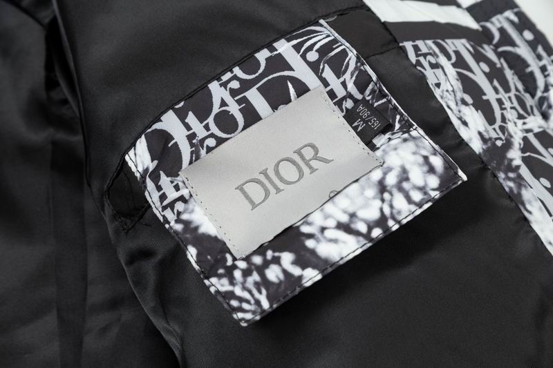 CHRISTIAN DIOR