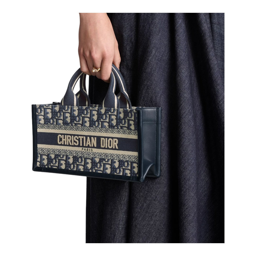 CHRISTIAN DIOR