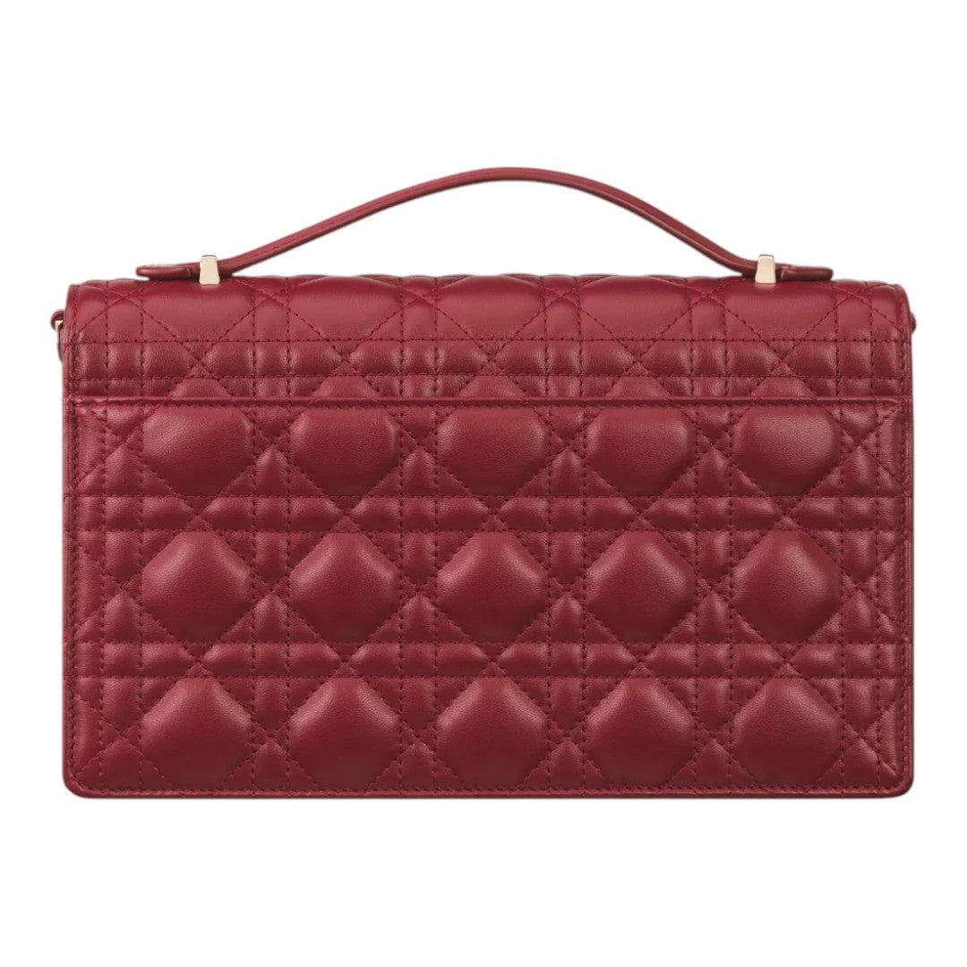 CHRISTIAN DIOR