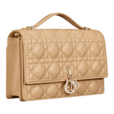 CHRISTIAN DIOR