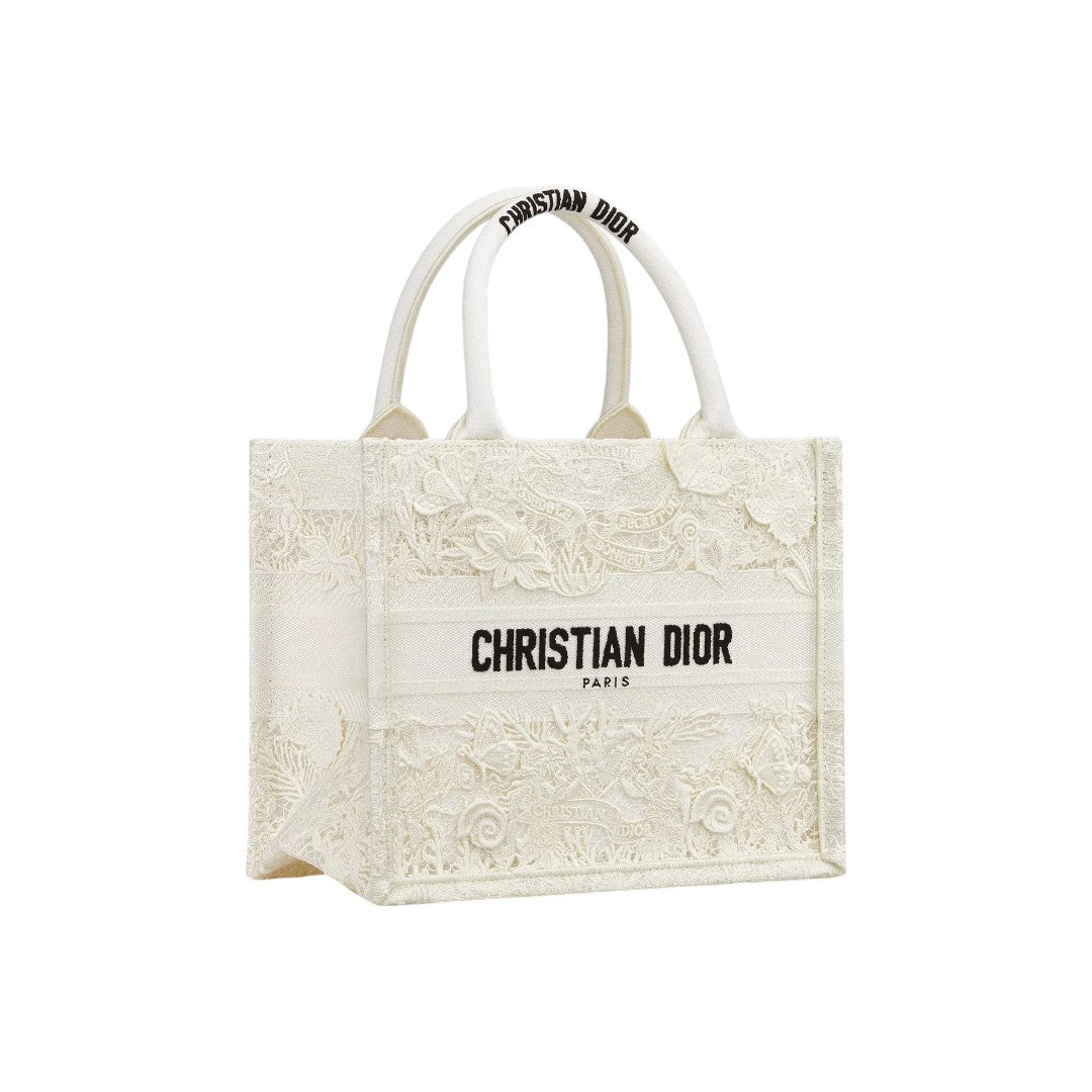 CHRISTIAN DIOR