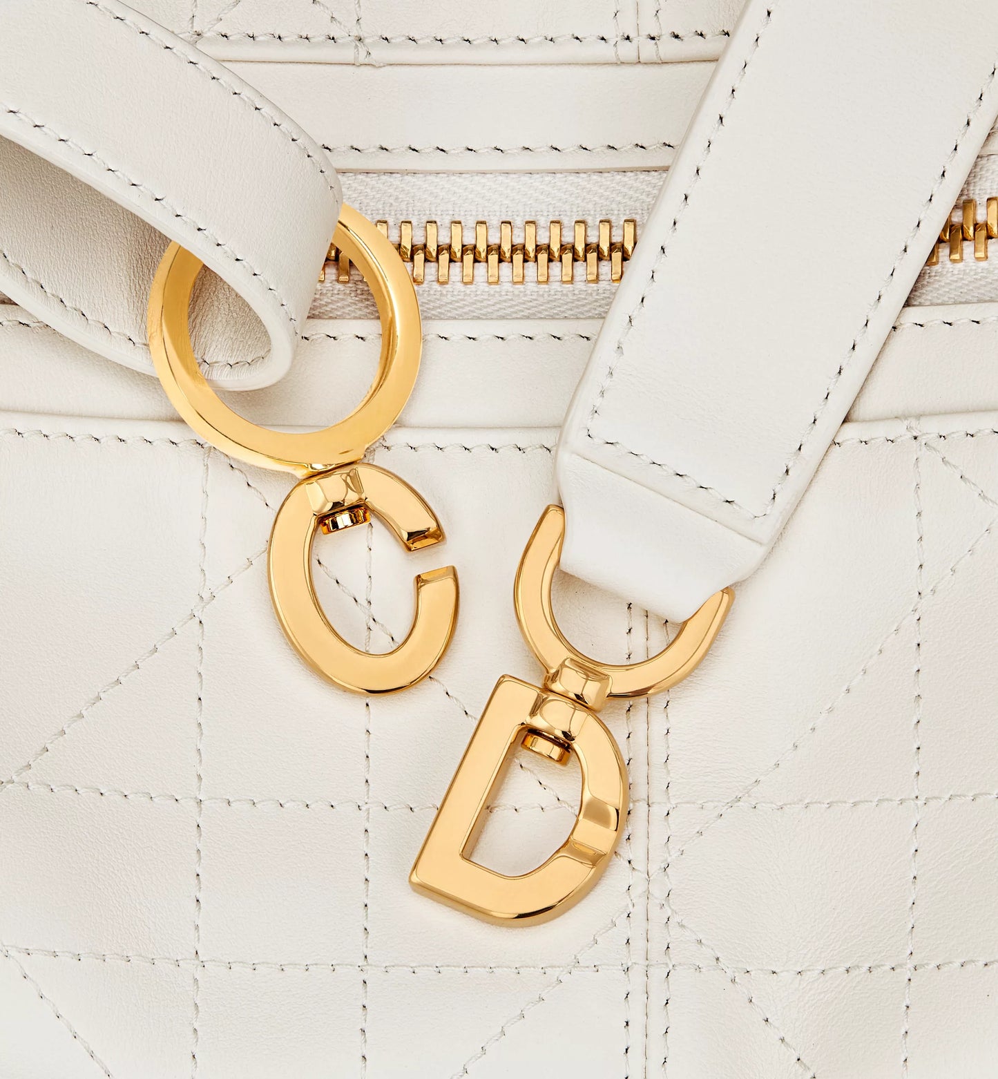 CHRISTIAN DIOR