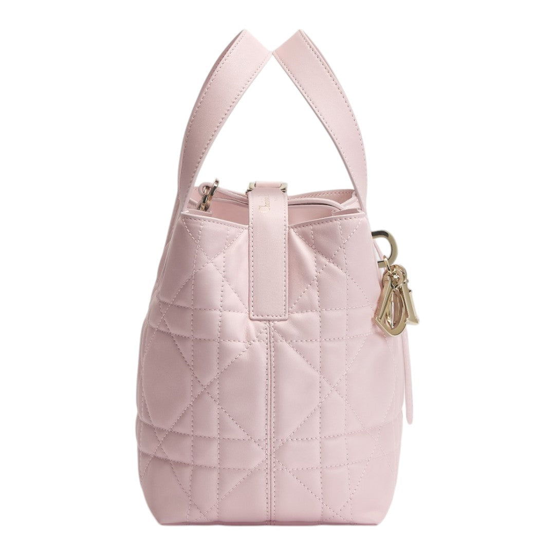 CHRISTIAN DIOR