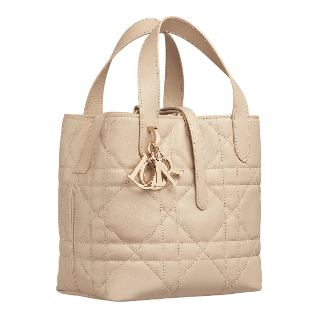 CHRISTIAN DIOR