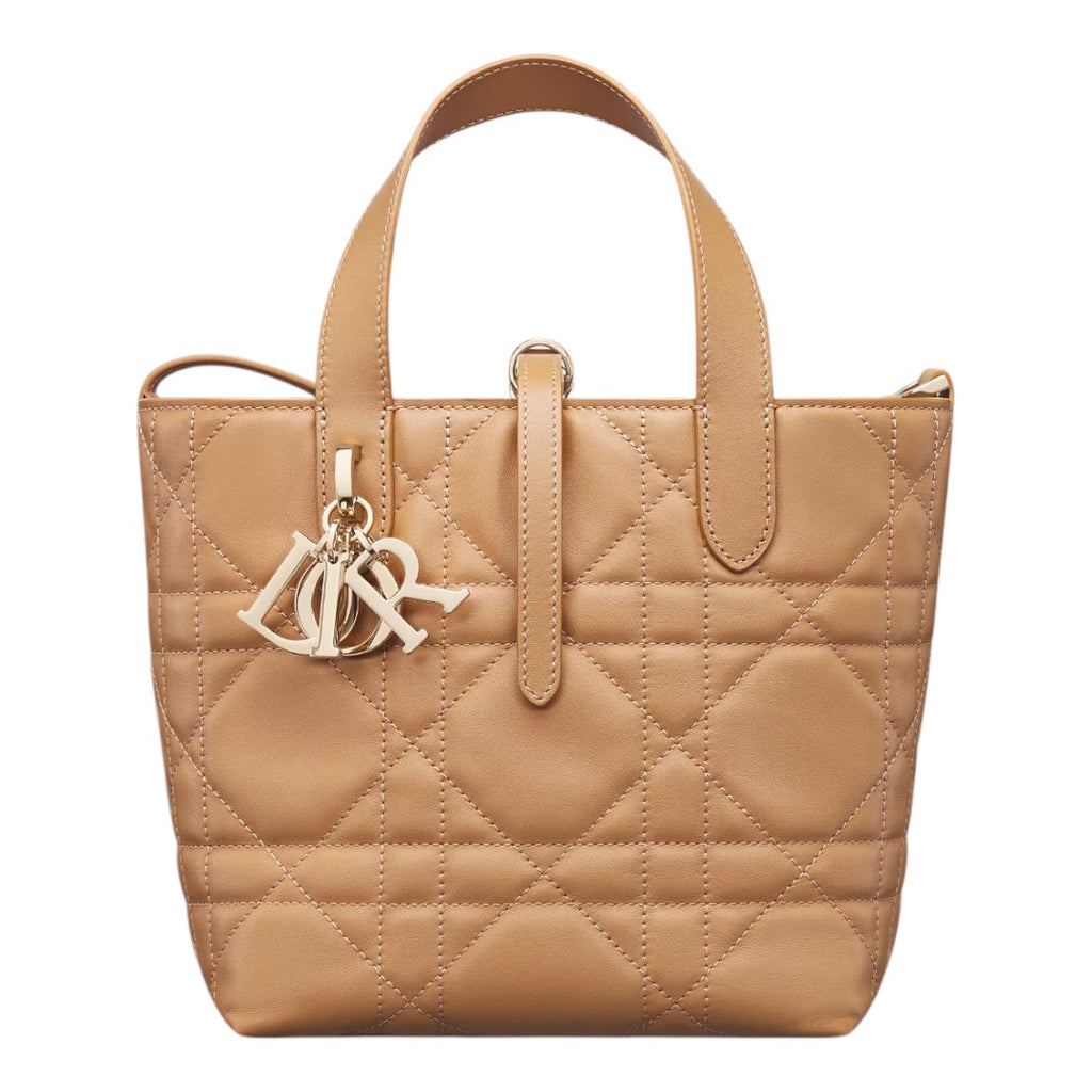 CHRISTIAN DIOR