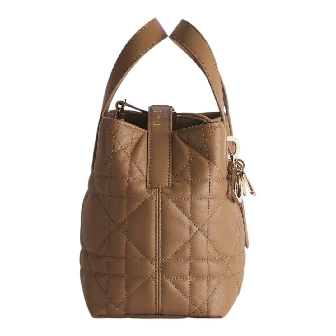 CHRISTIAN DIOR