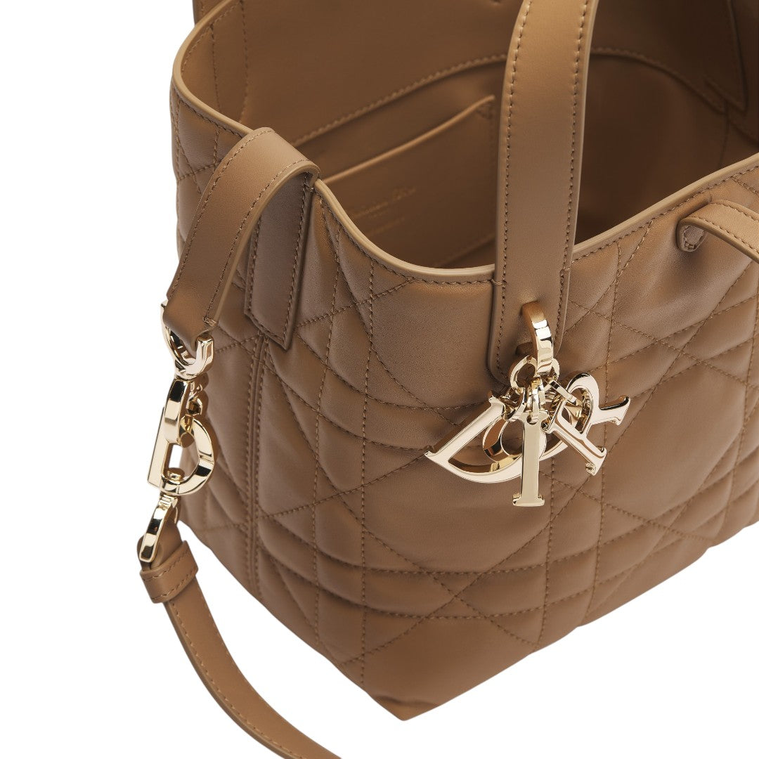 CHRISTIAN DIOR