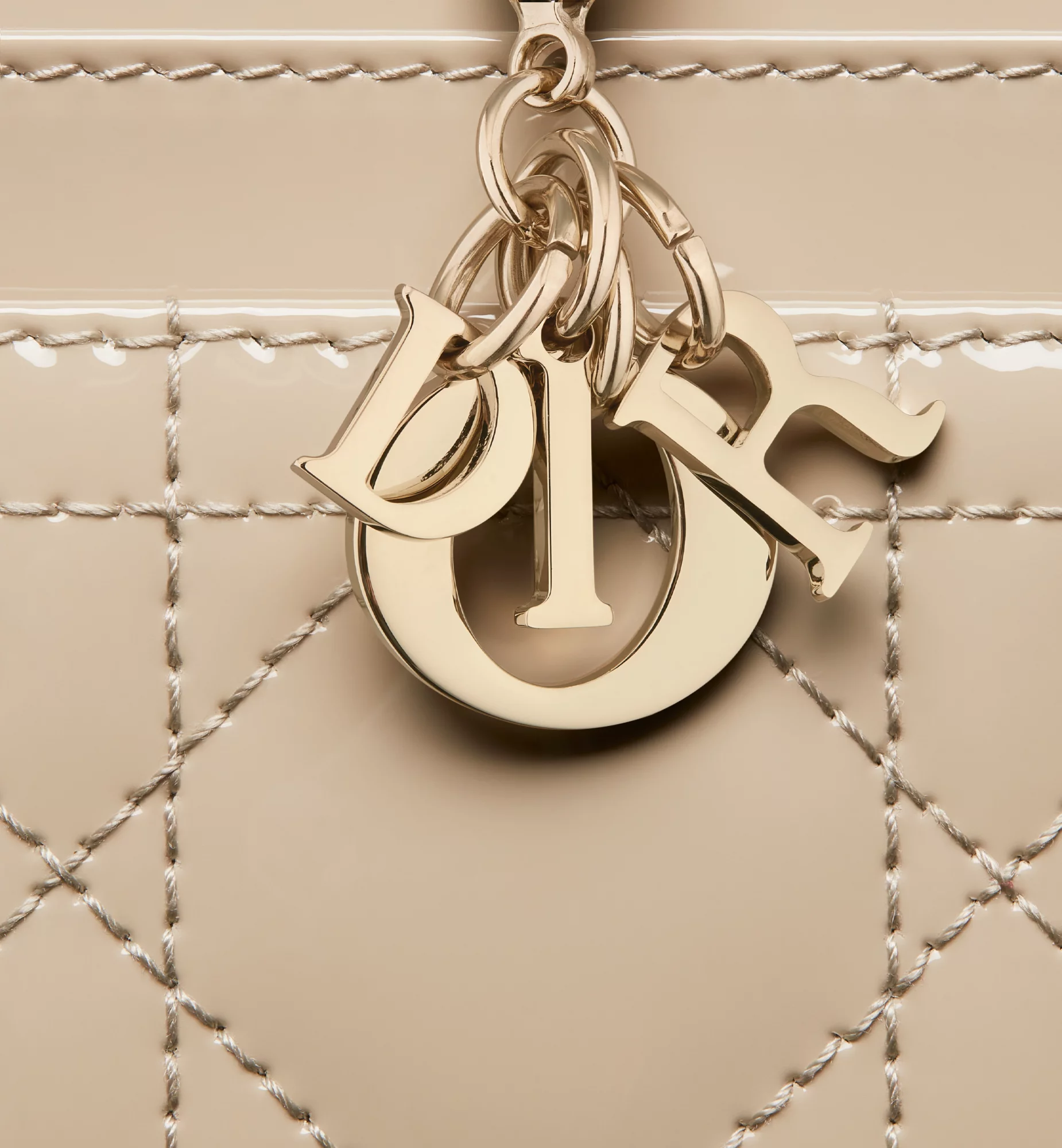 CHRISTIAN DIOR