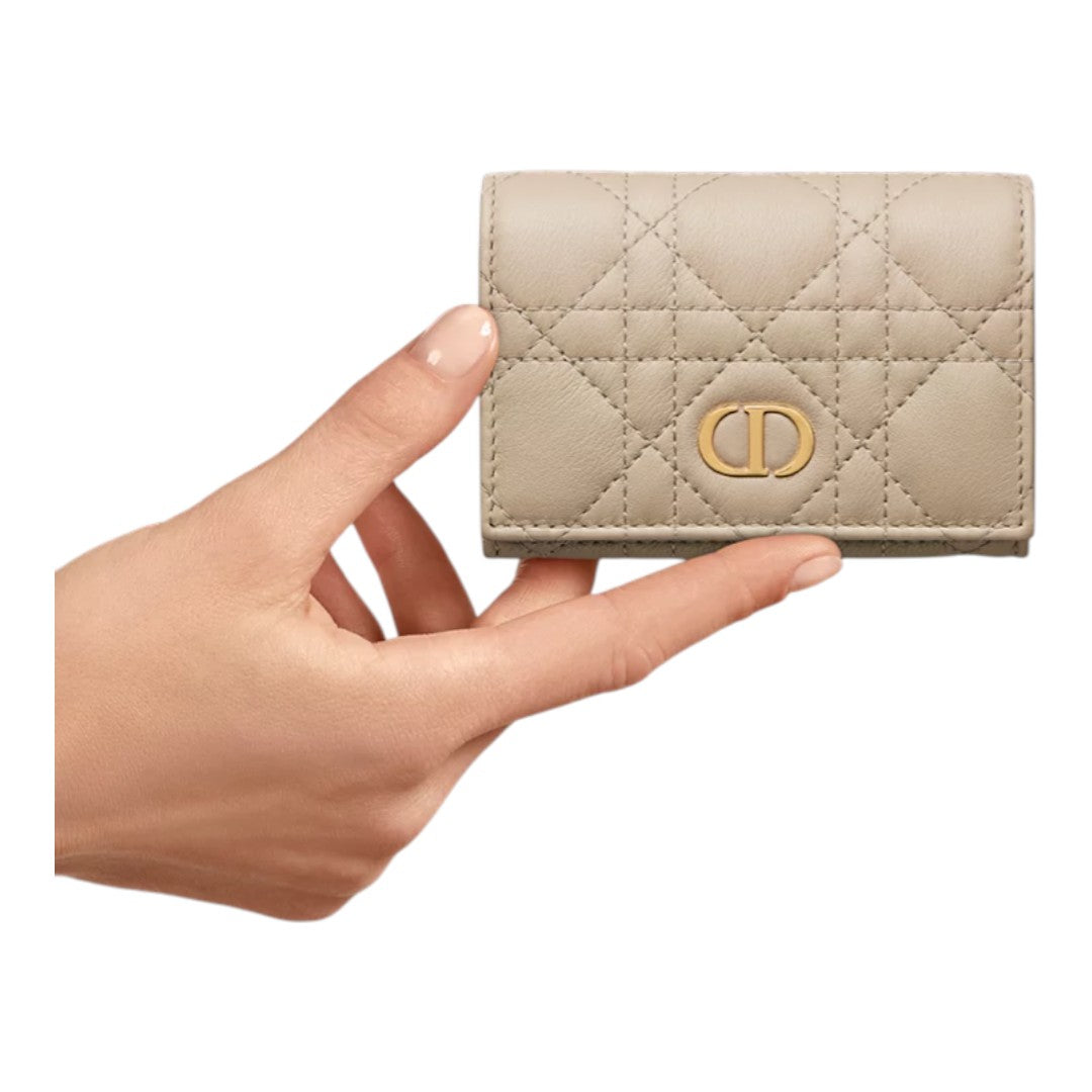 CHRISTIAN DIOR