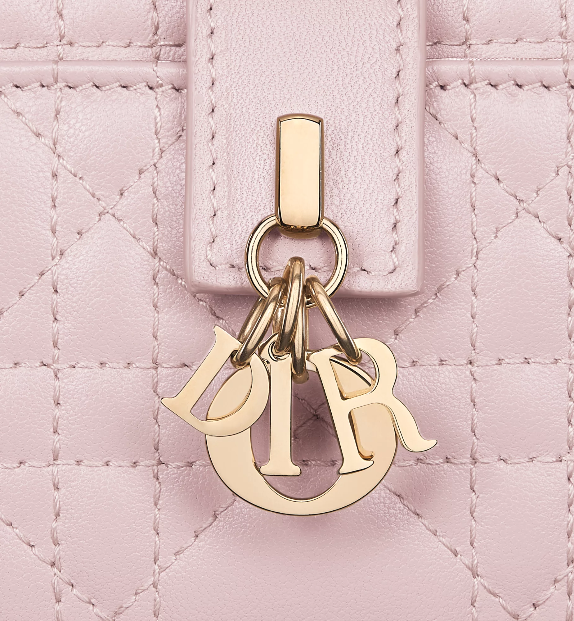 CHRISTIAN DIOR