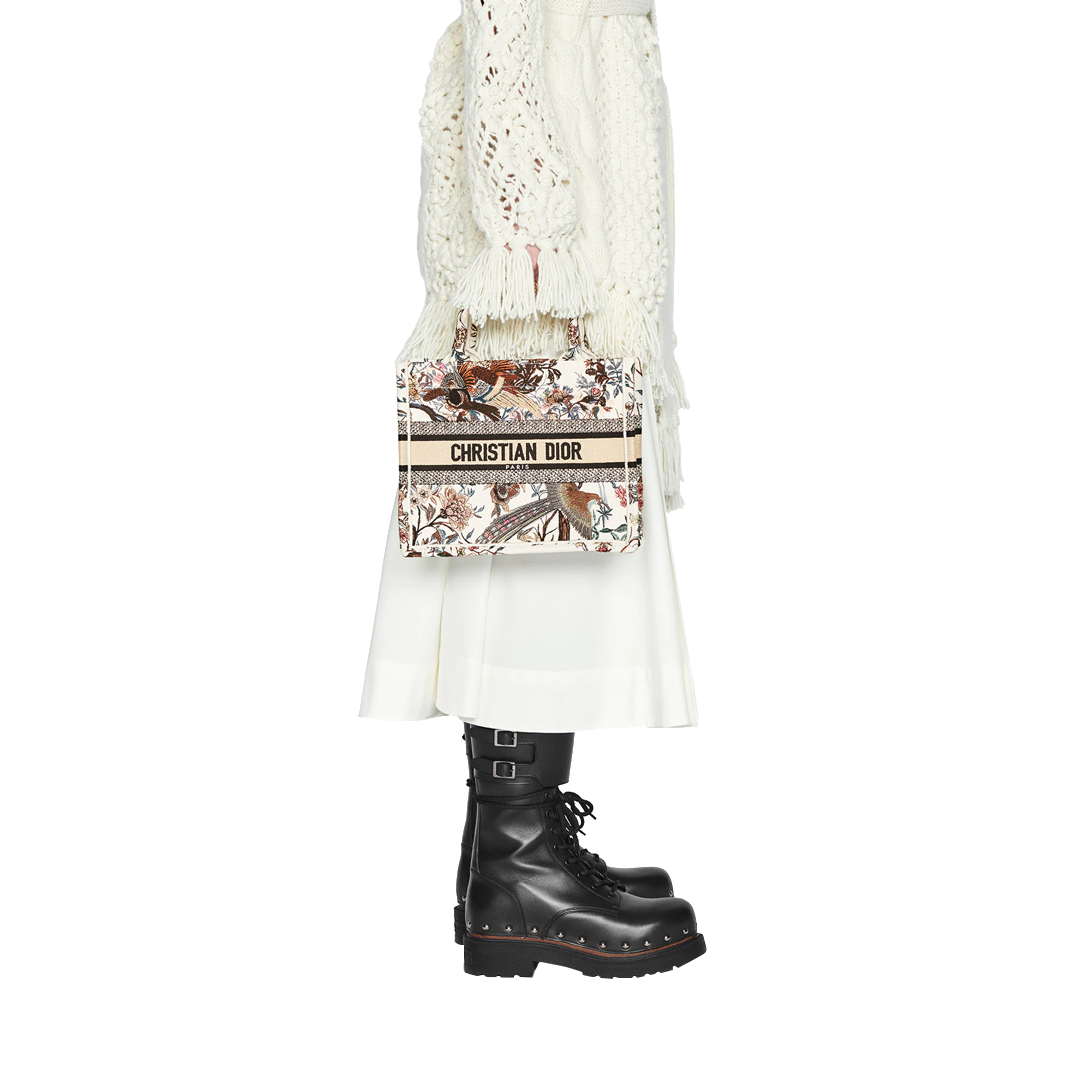 DIOR